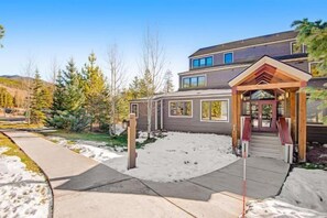 Condo (Remodeled and oversized 2-bedroom con) | Exterior