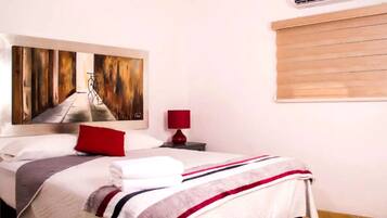 Deluxe Suite | 1 bedroom, premium bedding, Select Comfort beds, desk