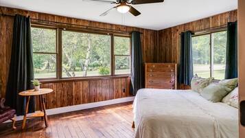 5 bedrooms, iron/ironing board, travel crib, free WiFi