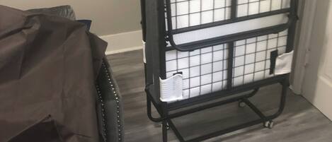 1 bedroom, iron/ironing board, travel cot, free WiFi