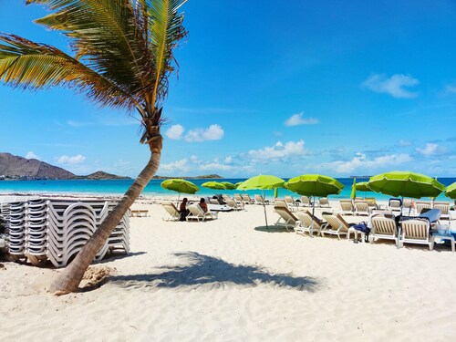 Luxusvilla mit Privatem Pool, Strandnah in Saint-Martin