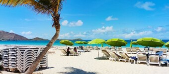 Luxury Villa with Private Pool, Near the Beach in Saint-Martin