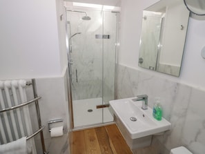 Shower - Hillcroft (Kenilworth)