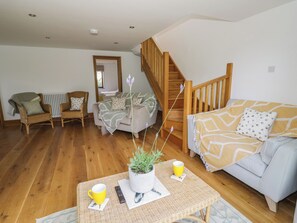 Living area - Hillcroft (Kenilworth)