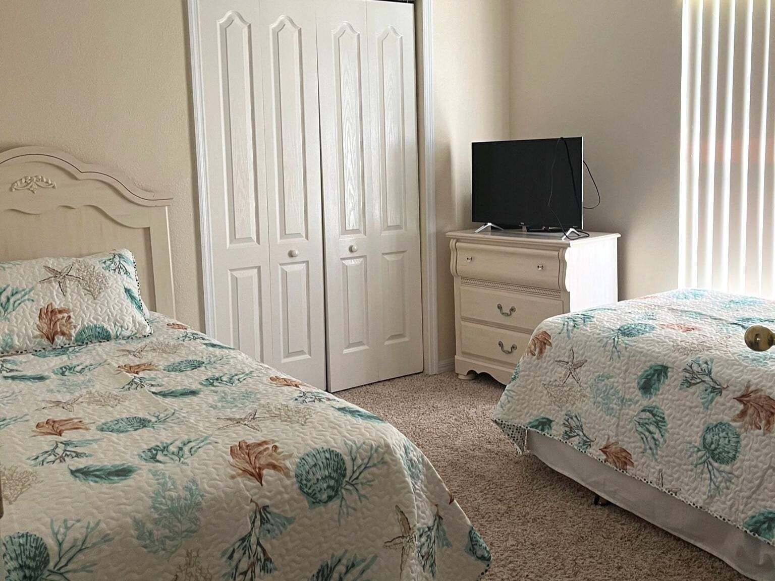 5 bedrooms, iron/ironing board, free WiFi, bed sheets