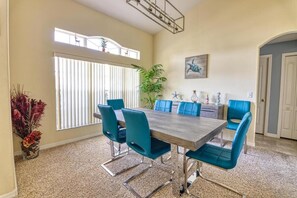 Dining - 614 - Fabulous 5 bed 4 bath south facing home private pool spa conservation view (Davenport)