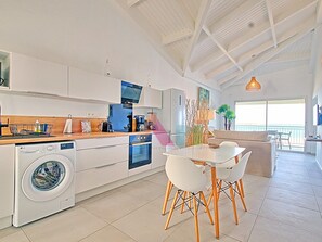 Refrigerador, microondas, horno y tostadora 