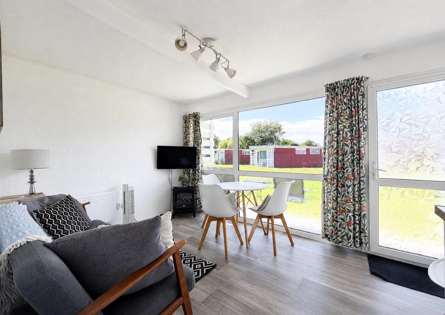 Lovely 4 Berth Chalet At Cedar Springs Park In Heacham, Norfolk Ref 92031cs - Norfolk