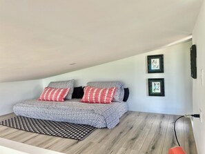 1 habitación, tabla de planchar con plancha, wifi gratis y ropa de cama 