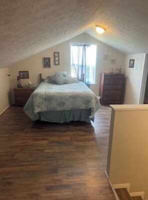 2 chambres, accès au Wi-Fi (inclus), literie fournie