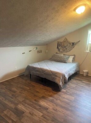 2 bedrooms, free WiFi, bed sheets
