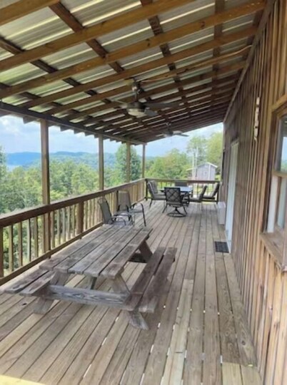 Stunning 2BR Lake Cabin Mine Lick Creek Resort 160