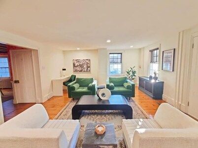 Historic Home Central Flourtown Hosted By StayRafa