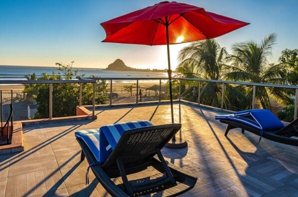 Property grounds - Beautiful Beachfront Home on Stone Island (Mazatl�án)