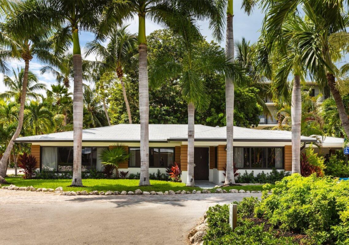 Your Ultimate Islamorada Hideaway! Full Kitchen, Swimming Pool, Pets Allowed!