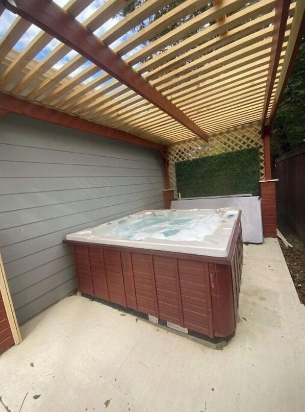 Bain à remous extérieur