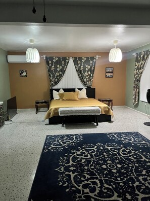 4 bedrooms, WiFi, bed sheets
