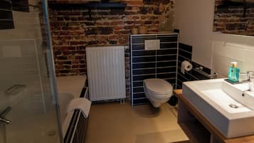 Suite | Bathroom | Towels