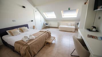 1 bedroom, desk, laptop workspace, soundproofing