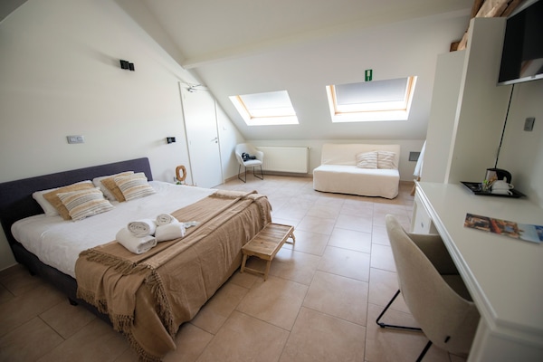 1 chambre, bureau, espace de travail pour ordinateur portable