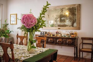 Free daily continental breakfast  - Kolonies Tuin (Stellenbosch)