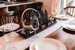 Dining - Amazing Mountain Sunsets, Sauna, Hot Tub, King Beds, Retro Game, Coffee Bar,  (Pigeon Forge)