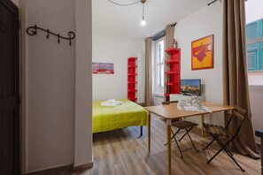 1 bedroom, free WiFi, bed sheets