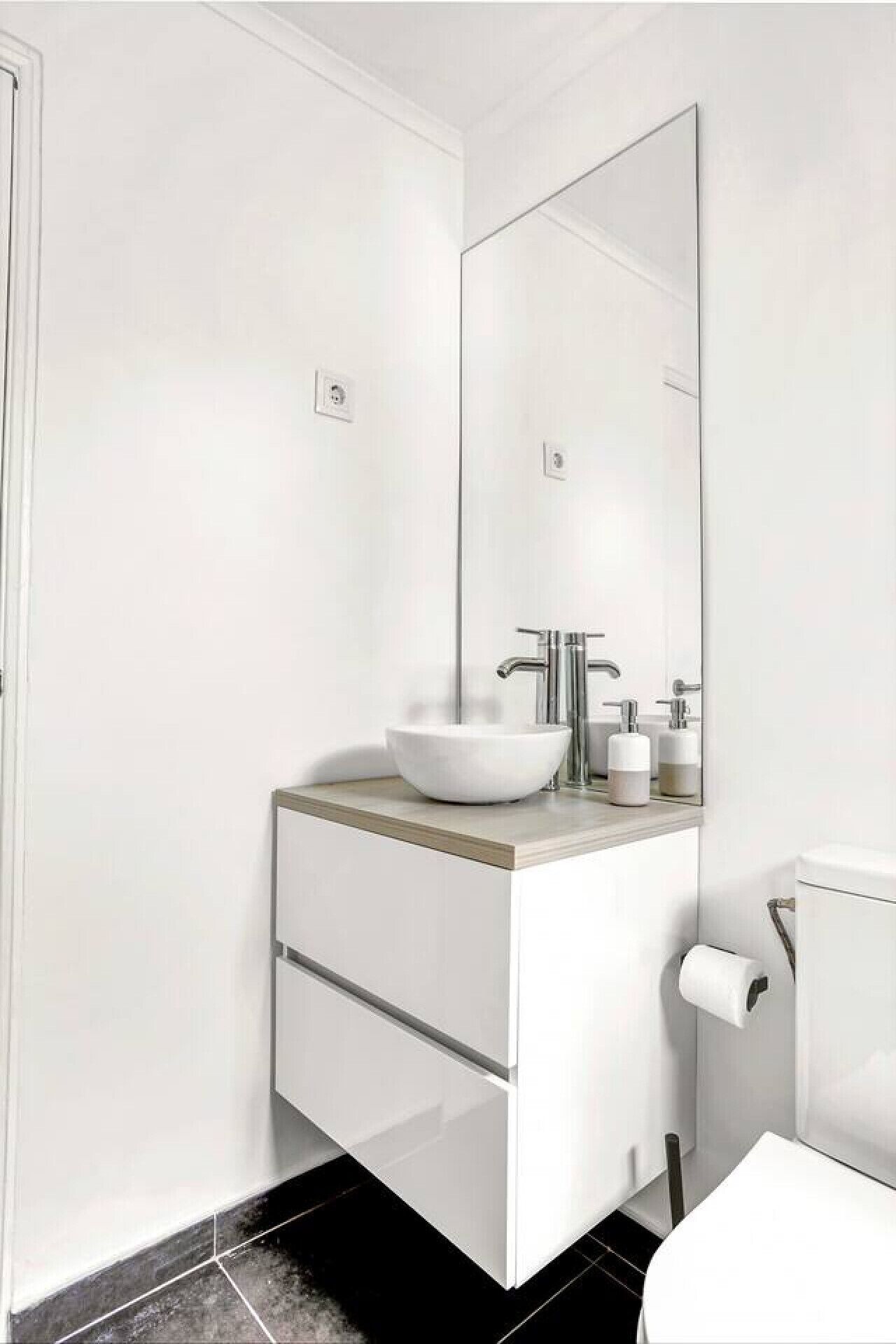 Secador de pelo y toallas