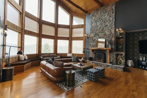 TV - Among the Trees - The Lodge (Logan)