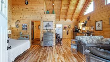 1 habitación, tabla de planchar con plancha, wifi y ropa de cama