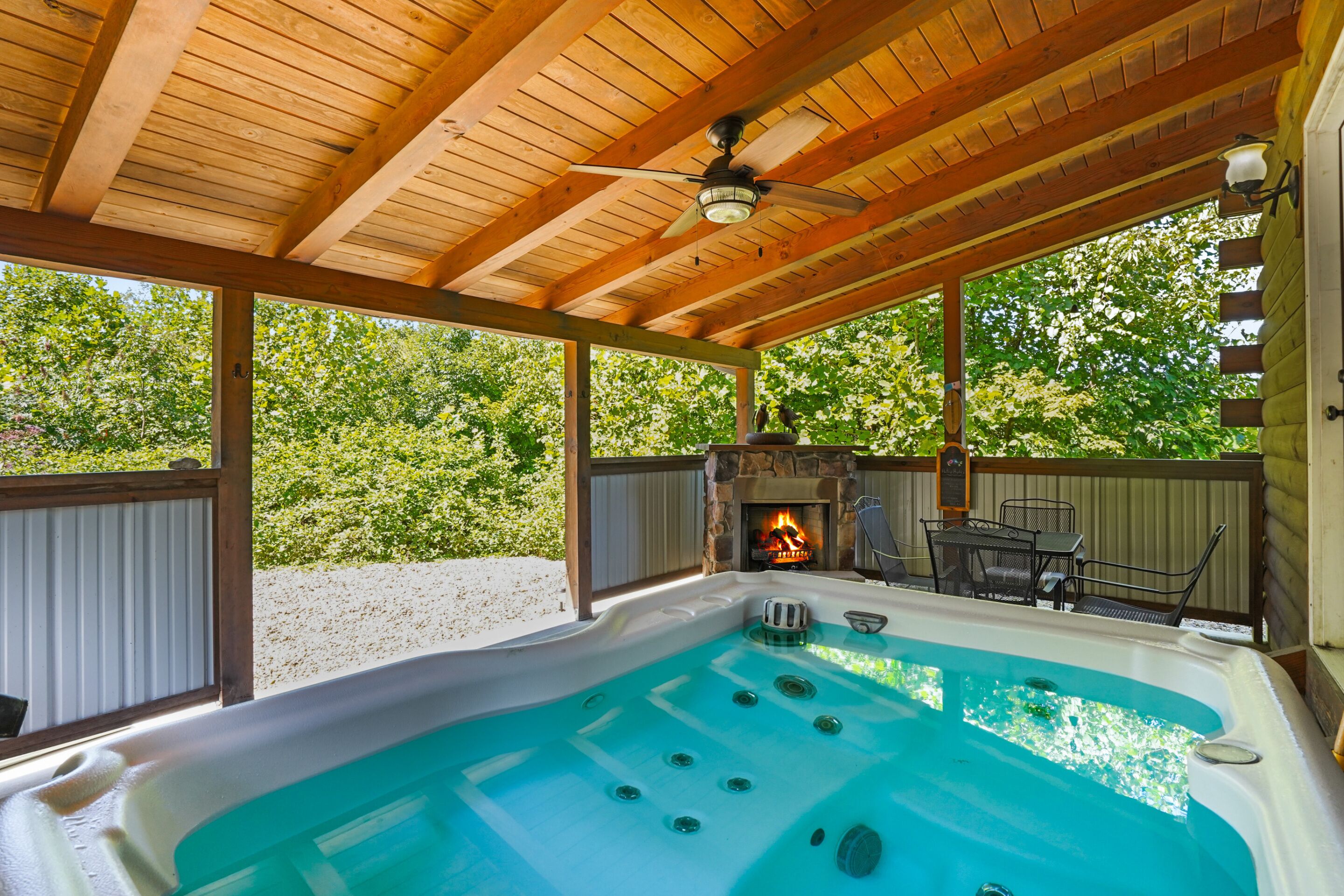 Bain à remous extérieur