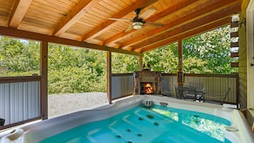 Bain à remous extérieur