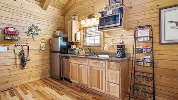 Coffee/tea maker, fridge, microwave, dishwasher