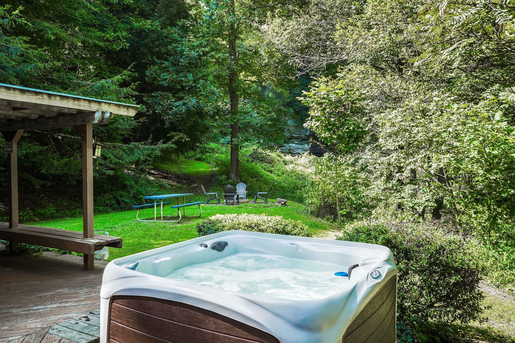 Outdoor spa tub