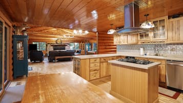 Refrigerador, microondas, horno y lavavajillas