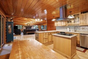 Fridge, microwave, oven, dishwasher - Diamond In The Rough | Hiking & Rock Formations (Rockbridge)