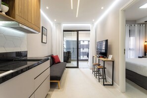 Traditional Apartment | Living area | 40-inch LCD TV with digital channels -  Charlie Alves Guimarães Pinheiros (São Paulo)