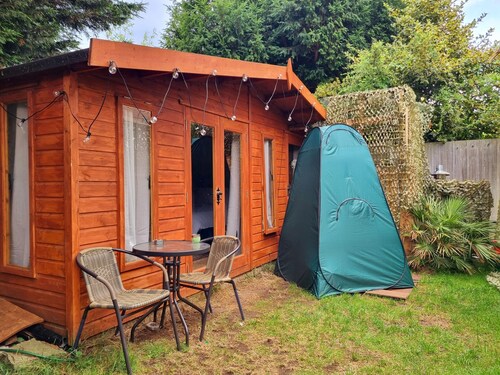 Cosy Cabin Free Parking near Central London NO ULEZ
