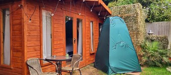 Cosy Cabin Free Parking near Central London NO ULEZ
