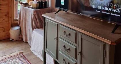 Cosy Cabin Free Parking near Central London NO ULEZ