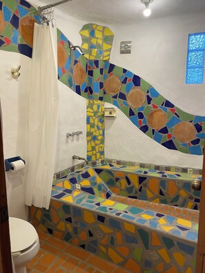 Suihku, pyyhkeet, saippua, sampoo