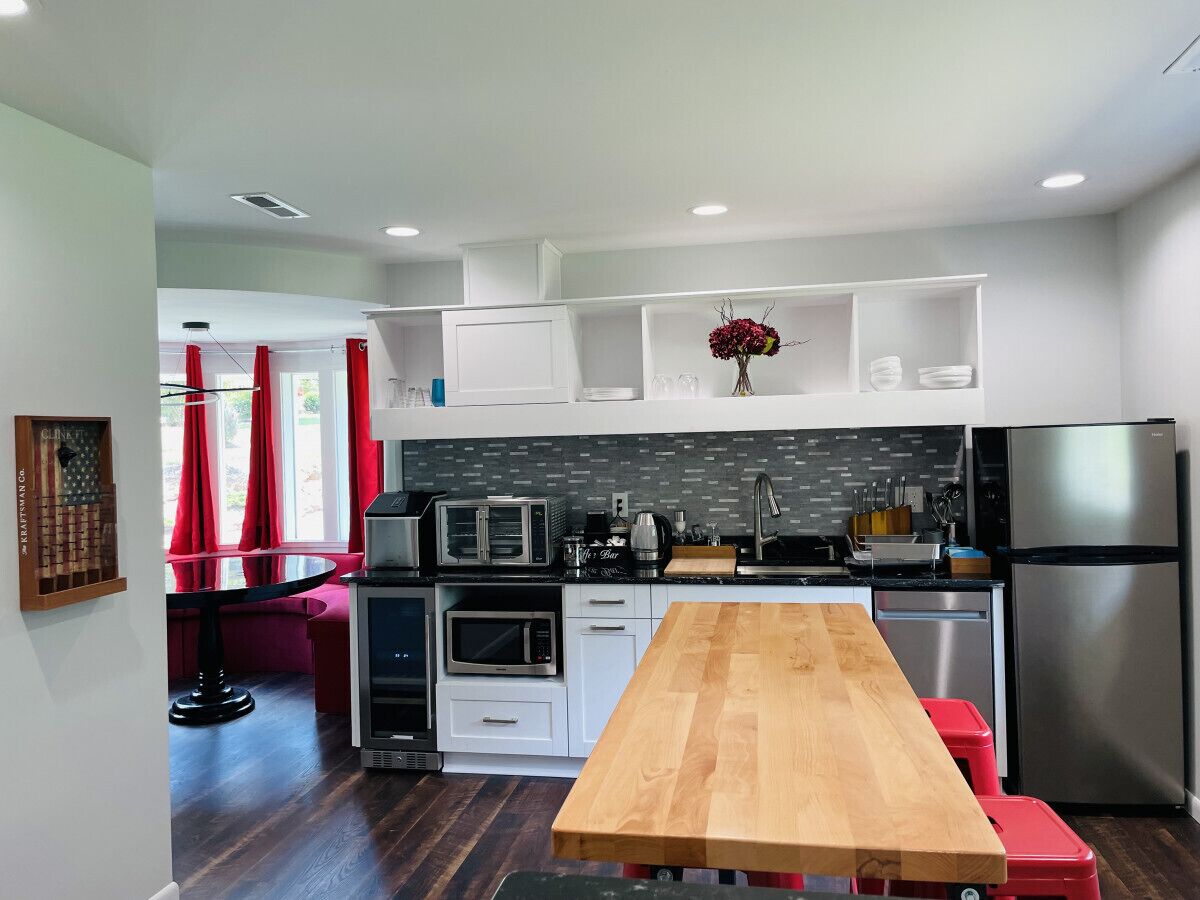 Kühlschrank, Mikrowelle, Ofen, Geschirrspüler