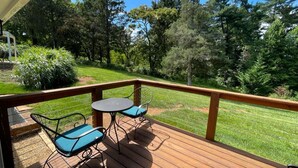 Outdoor dining - Unit 1_Expansive Luxury Suite for up to 4 Persons (Charlottesville)