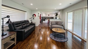 Living area - Unit 1_Expansive Luxury Suite for up to 4 Persons (Charlottesville)