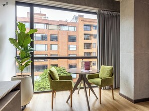 Design-Apartment | Wohnbereich | Flachbildfernseher