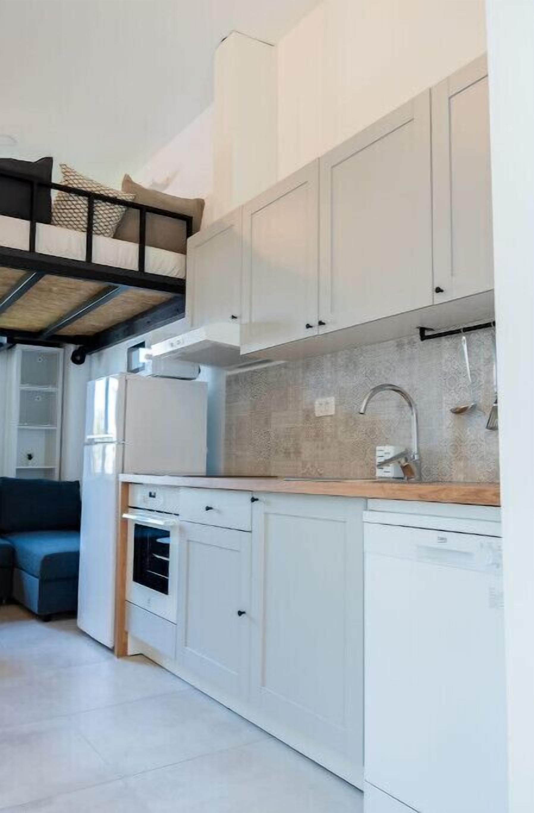 Microwave, dishwasher