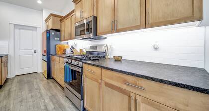 New 2 level Twin Falls Home, 2 masters!