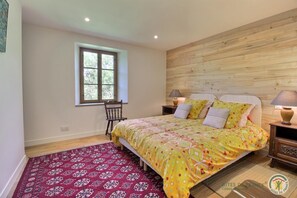 2 chambres, fer et planche à repasser, accès au Wi-Fi (inclus)