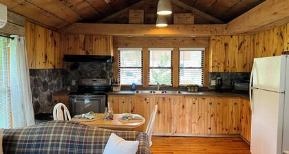 COZY CABIN ON THE CREEK