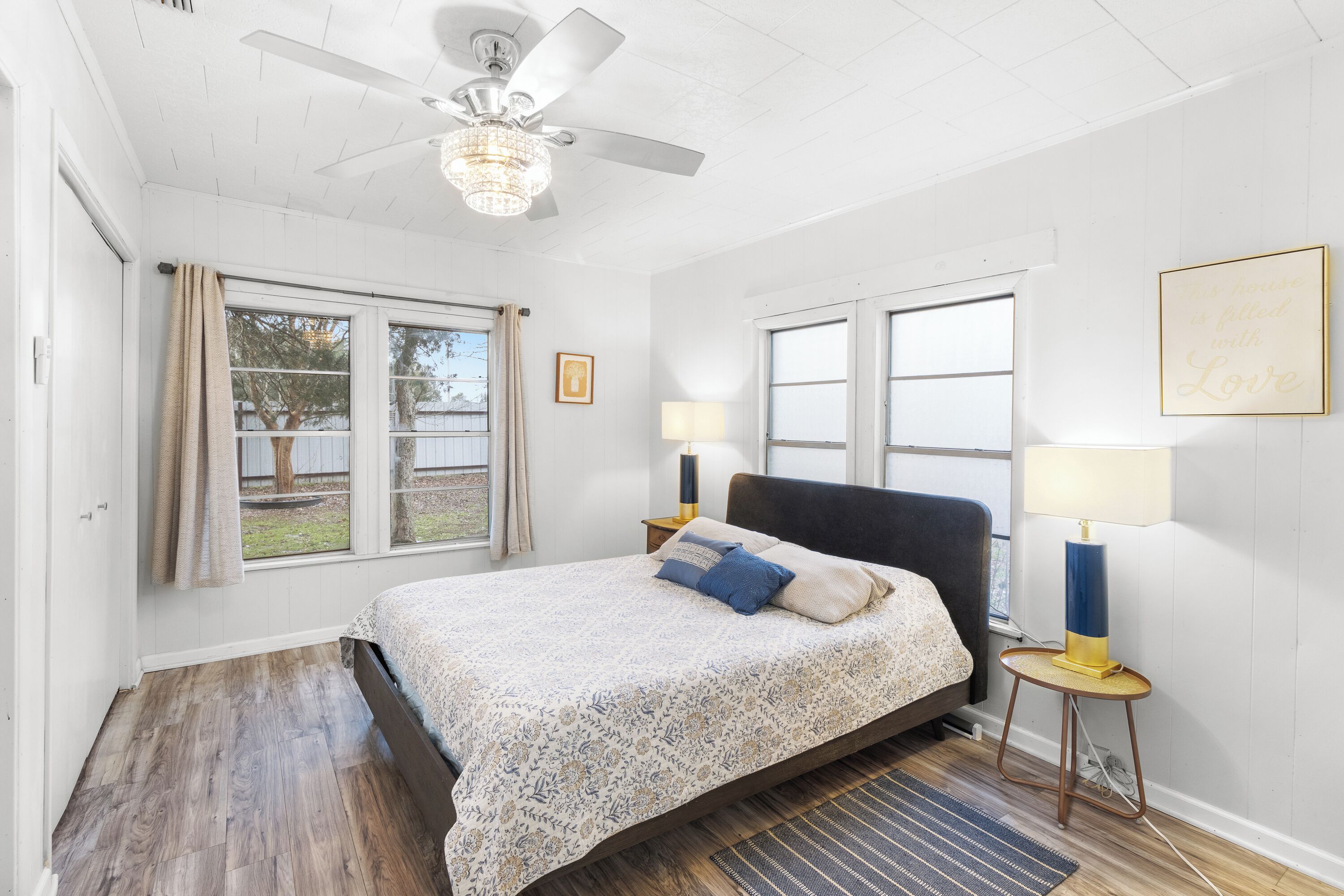 3 bedrooms, in-room safe, iron/ironing board, free WiFi